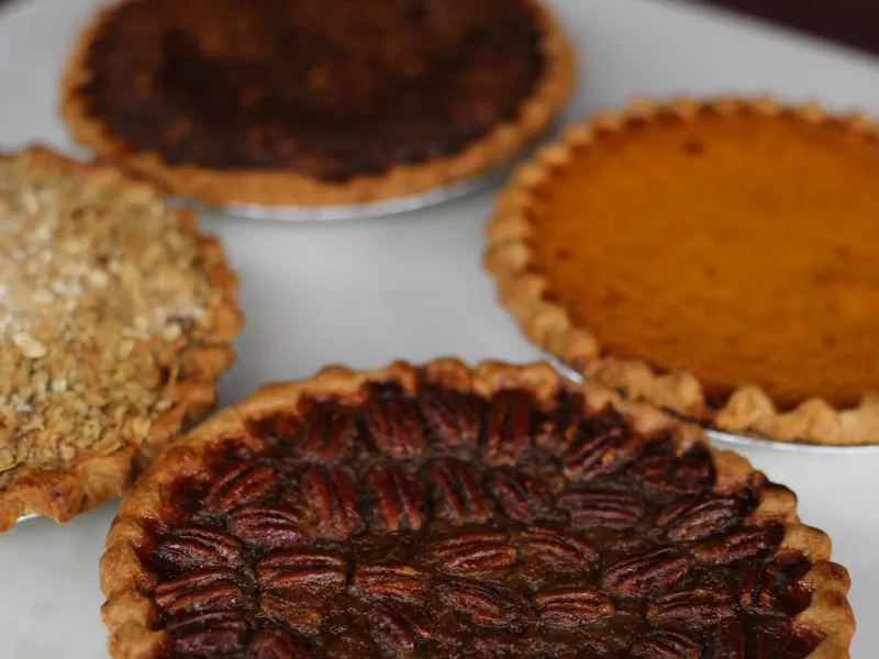 Apple oat streusel pie