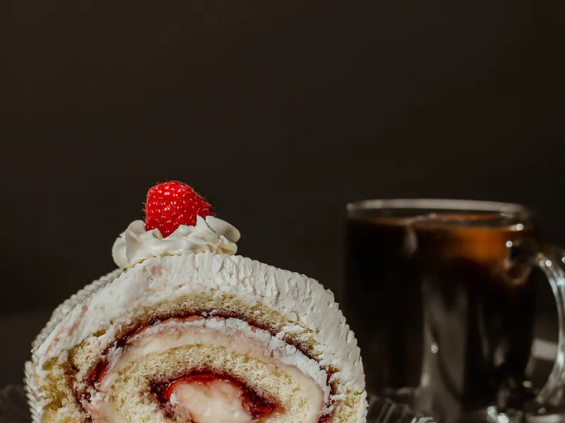 Raspberry Swiss roll