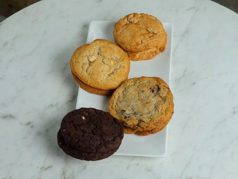 Cookie tin